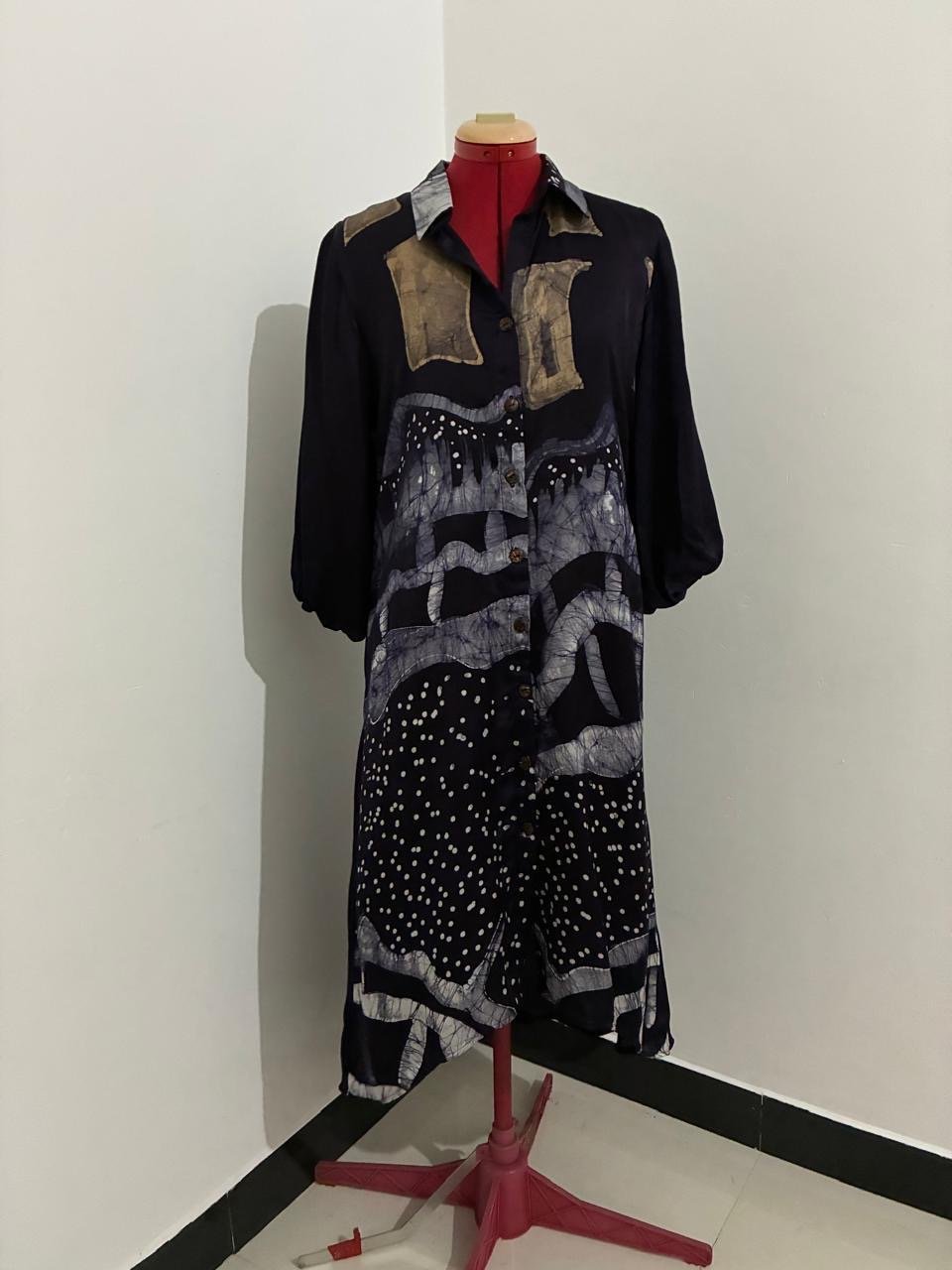 Abstract Noir Collared Dress